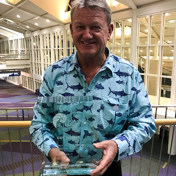 GUY HARVEY PRESENTED WITH THE 2017 'SEA OF CHANGE' LIFETIME EXPLORER AWARD