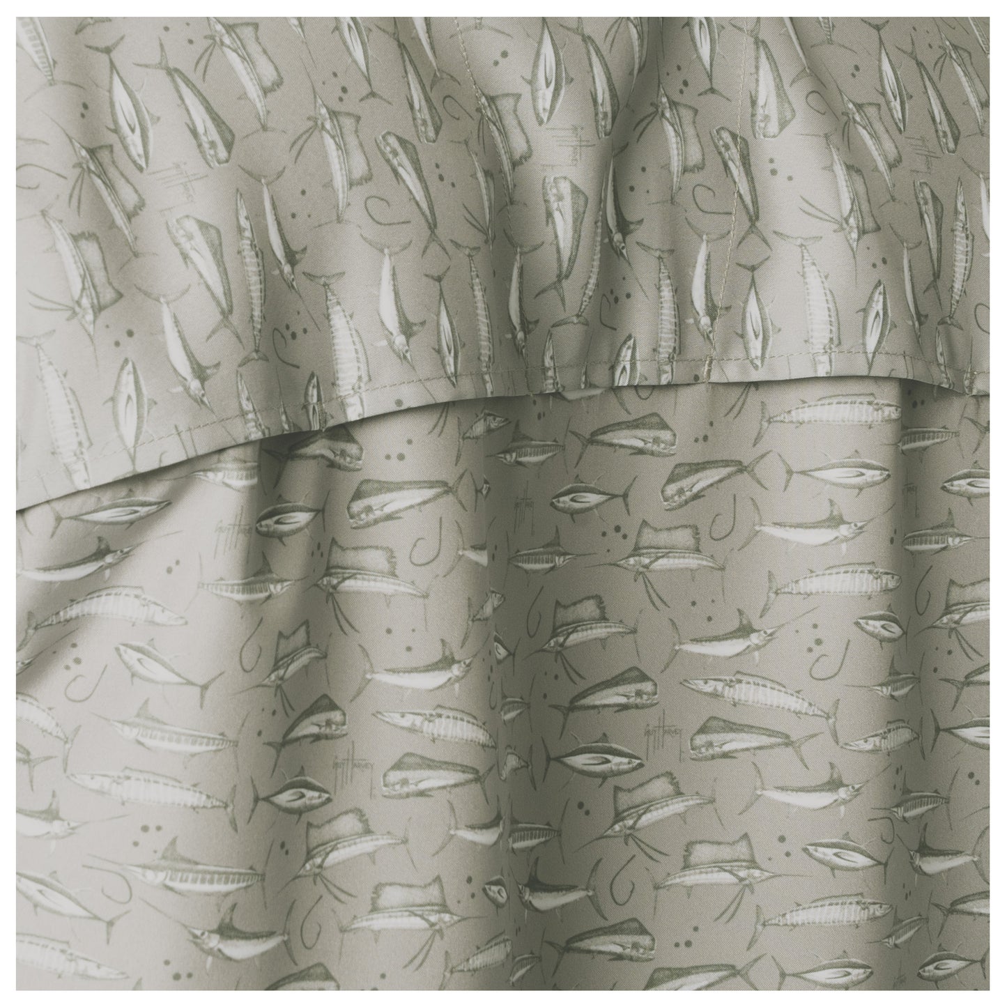 Ventilated back of the shirt with fish pattern