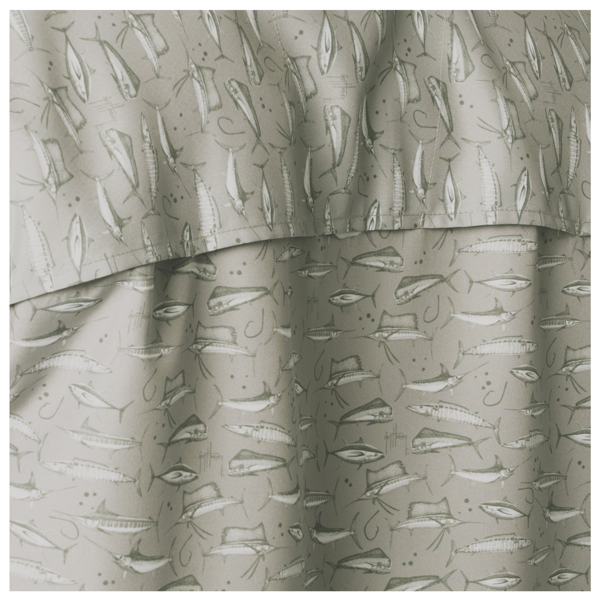 Ventilated back of the shirt with fish pattern