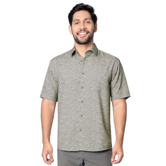 Man wearing gray Men’s AO Slam short-sleeve performance fishing shirt with fish print, UPF 40, and ventilated back.