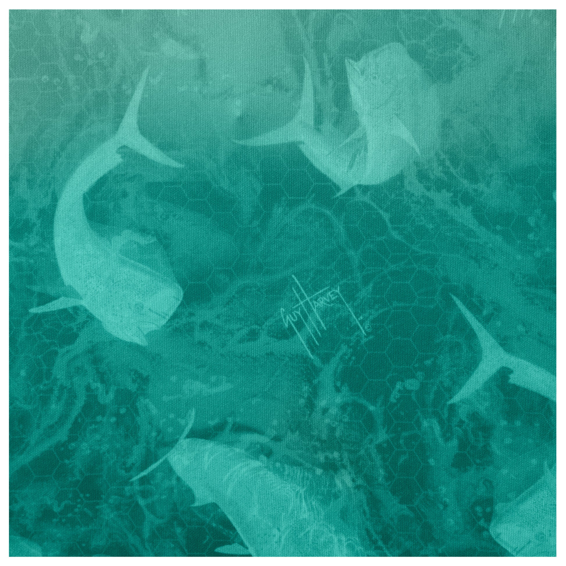 Detailed view of fade green design with mahi-mahi artwork on back of Guy Harvey Men’s Performance Top